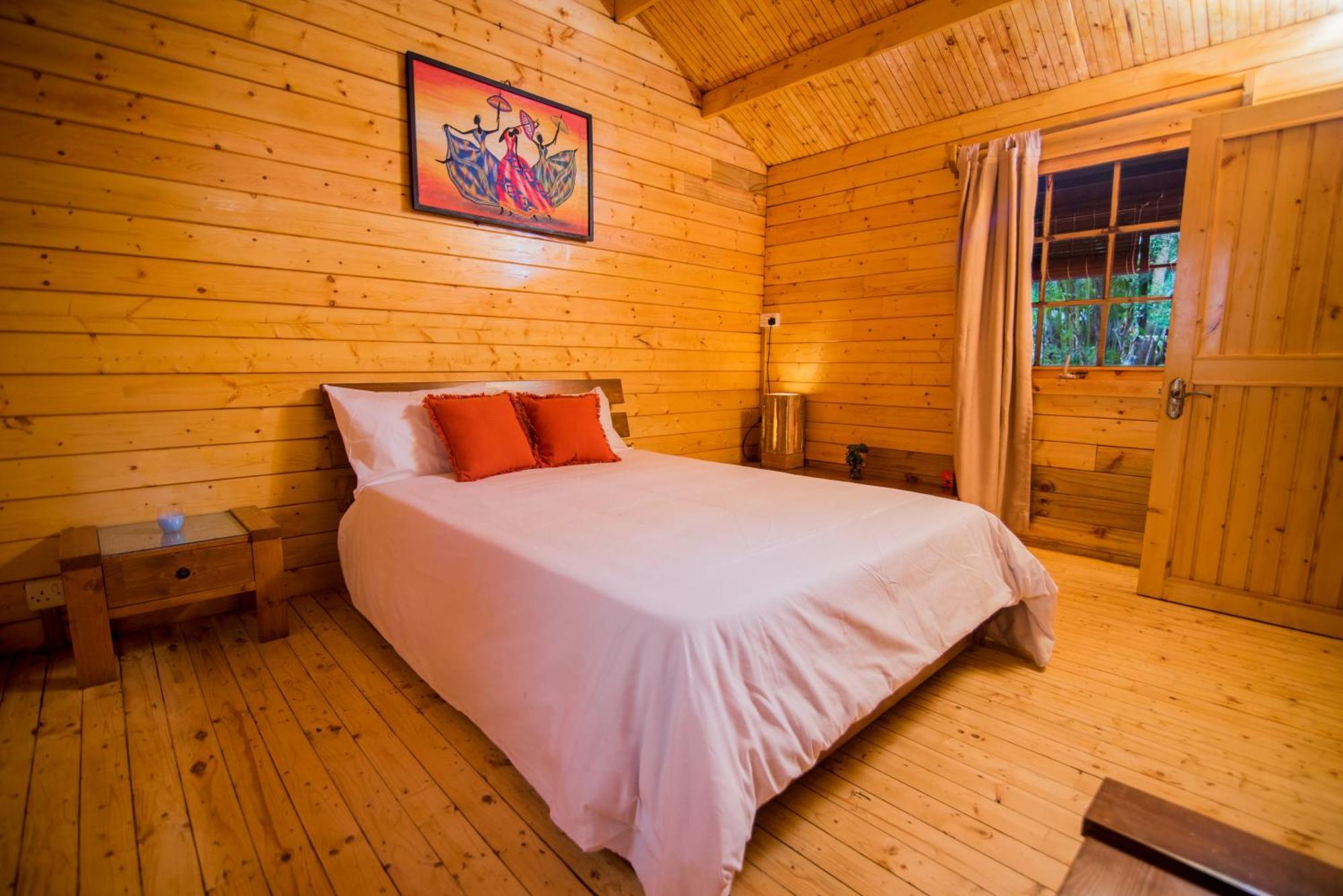 Domaine L'Arbre Du Voyageur Bed and Breakfast Henrietta Exteriör bild
